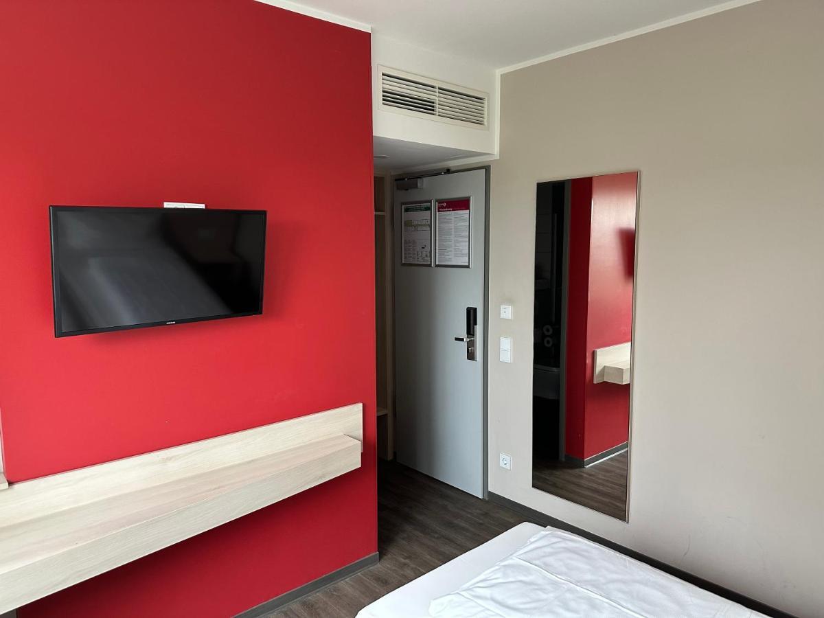 Serways Hotel Lueneburger Heide West Bispingen Kamer foto